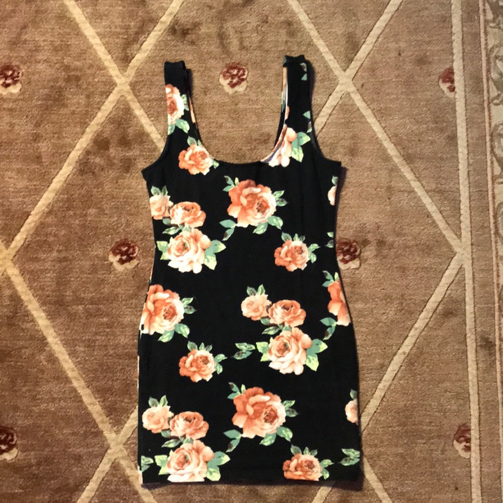 Forever21 Floral Body-con dress•Size Medium•EUC